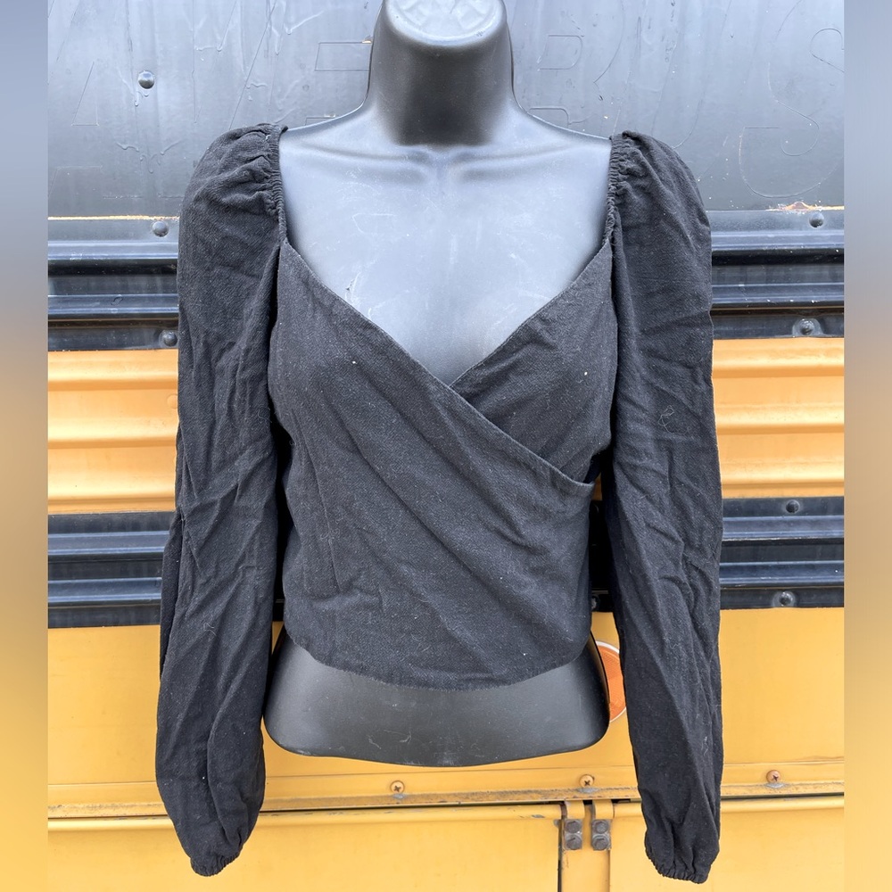 Ruffle longsleeve top - size XS